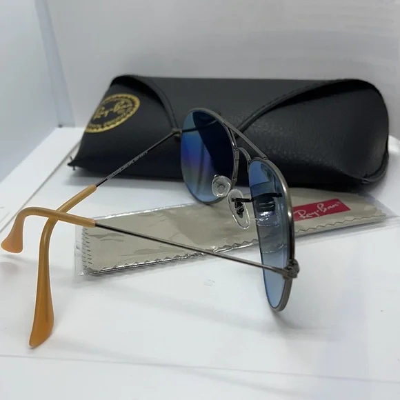 BNIB Rayban Gunmetal with Blue Gradient Lenses - Picture 6 of 6